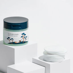 ROUND LAB Пэды для проблемной кожи лица с экстрактами сосны и центеллы / Pine Calming Cica Pad, 50 шт. (130 мл)