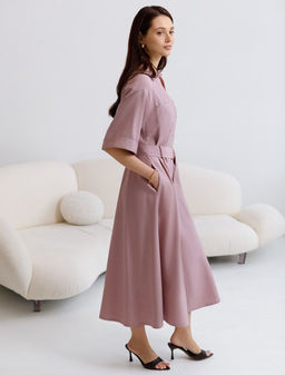 Платье-рубашка А-силуэта с поясом и карманами из плотного лиоцелла