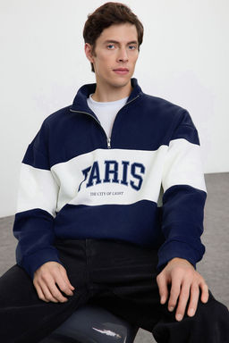 TRENDYOL MAN Zumrut Yesili Oversize/Genis City Bask?l? Renk Bloklu Dik Yaka Fermuarl? Sweatshirt TMNAW25SW00104