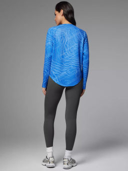 Спортивный рашгард свободного кроя