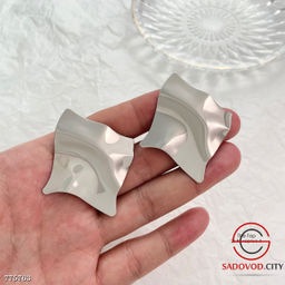 Крупные серьги расплавленный квадрат