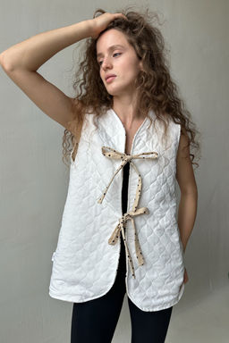 Жилет стеганый HOME109/03/Бежевый, черный