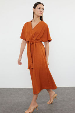 Kahverengi Kusakl? A Kesim/Can Form Midi Dokuma Elbise TWOSS23EL01543