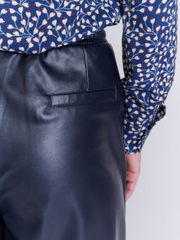 Широкие брюки из экокожи