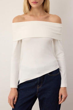 Ekru Carmen Yaka Asimetrik Fitted/Vucuda Oturan Orme Bluz TWOAW26BZ00255 - Trendyolmilla фото 3