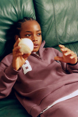 EMBROIDERED JOGGING SWEATSHIRT WITH LABEL - Zara фото 5