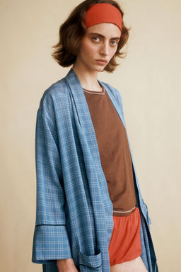 CAMISETA CREATED BY CARAMEL LONDON X ZARA / Marr?n claro