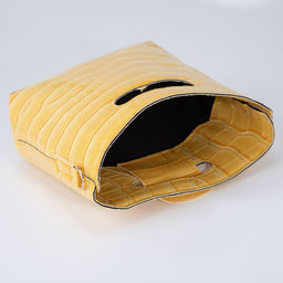 Сумка женская на магните, цвет жёлтый