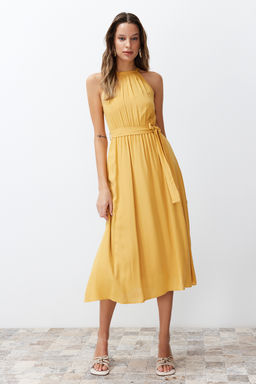 TRENDYOLMILLA Ac?k Kahverengi Kusakl? Duz Beli lastikli Kusakl? Midi Dokuma Elbise TWOSS19EL0155