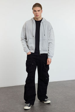 TRENDYOL MAN Gri Oversize/Genis Kesim Fermuarl? Crop/K?sa Kapusonlu Sweatshirt TMNAW25SW00171
