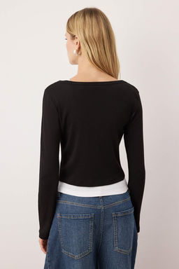 Siyah Cift Gorunumlu Asimetrik Yaka Dugmeli Vucuda Oturan Esnek Orme Bluz TWOAW26BZ00042