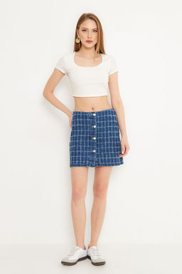 TRENDYOLMILLA Mavi Dokulu Dugme Detayl? Mini Denim Etek TWOSS25ET00170