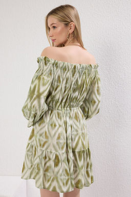 TRENDYOLMILLA Yesil Soyut Etegi Belden Ac?lan Gipeli Mini Dokuma Elbise TWOSS25EL00492  фото 5