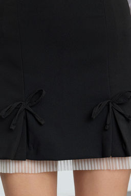 Siyah Beyaz Fiyonk Detayl? Dokuma Etek TPRAW25ET00002