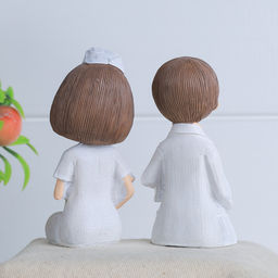 Цена за 2 шт. Фигурка Врач висячие ножки 2 штуки набор 17 см / K313 /уп 96/