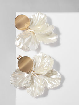 Клипсы для ушей QF Ветерок, цвет белый в золоте