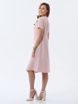 Платье с ассиметричной линией низа пудровое