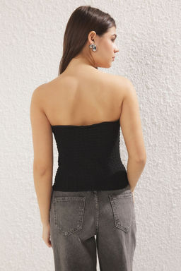 Siyah Dokulu Fitted/Vucuda Oturan Crop Buzgu/Drape Detayl? Straplez Esnek Orme Bluz TWOSS25BZ00004 - Trendyolmilla фото 6