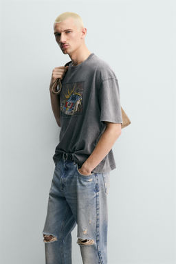 CAMISETA LAVADA ESTAMPADO C?MIC / Gris