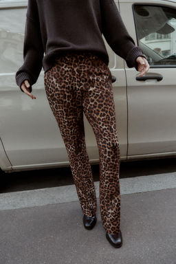 ANIMAL PRINT FLARE TROUSERS - Zara фото 2