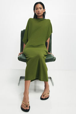 SANDALIA DETALLE MET?LICO / Negro