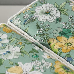 Шкатулка для рукоделия и шитья «Зелёная цветочная полянка», хранение ниток, иголок, мелочи, 19×26×14.5 см