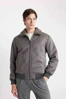 Замшевое пальто приталенного кроя с воротником-поло на подкладке