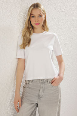 TRENDYOLMILLA Ekru Tok Kumasl? Bisiklet Yaka K?sa Kol Regular/Normal Kesim Orme T-Shirt TWOSS25TS00002  фото 8