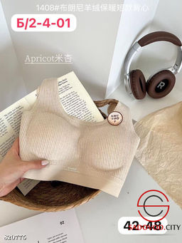 Топ с тонким поролоном