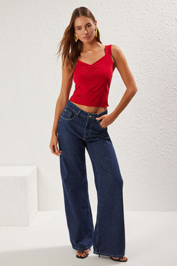 Trendyolmilla K?rm?z? Kal?n Ask?l? Buzgulu Vucuda Oturan Crop Esnek Orme Bluz TWOSS25BZ00273