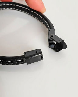 Браслет из стали на кожаном ремешке