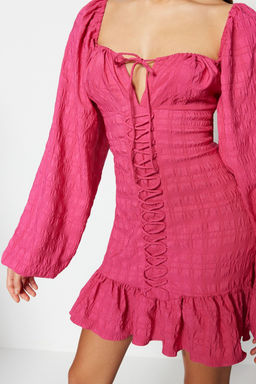 TRENDYOLMILLA Bridal Ekru Vucuda Oturan Dokulu Astarl? Dokuma K?sa Dugun/Nikah S?k Abiye Elbise TPRSS23EL00024  фото 5