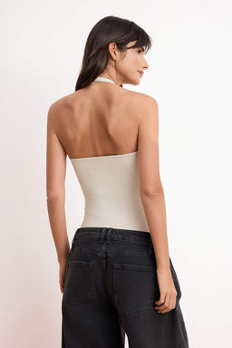 Tas Vucuda Oturan Havuz Yaka Kolsuz S?rt Dekolteli C?tc?tl? Poliamid Orme Body TWOSS26BD00011