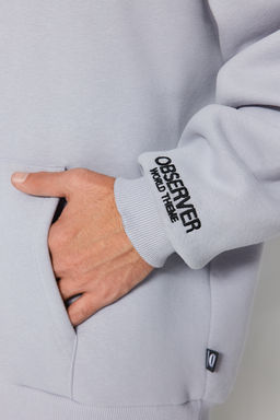TRENDYOL MAN Siyah Kapusonlu Oversize/Genis Kesim Nak?sl? Etiketli Yumusak Kumas Sweatshirt TMNAW24SW00031 - Trendyolmilla фото 18