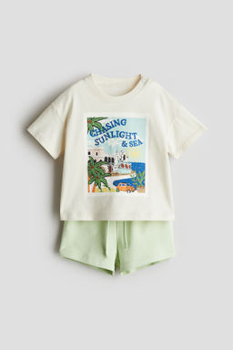 Conjunto de camiseta y pantal?n corto