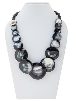 Украшение бусы из рога № Р-1158