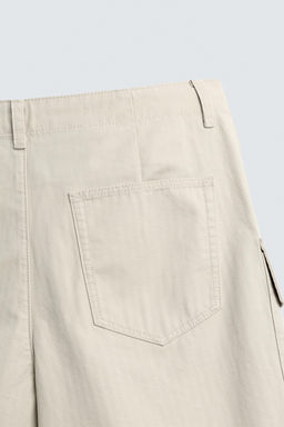 BERMUDA CARGO REGULAR FIT ESPIGA / Arena