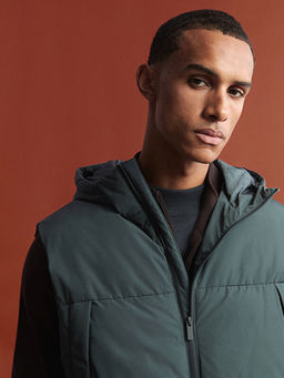 Standart Kal?p Kap??onlu Erkek ?i?me Yelek