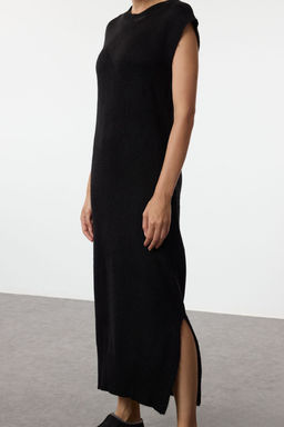 Siyah Maxi Triko Yumusak Dokulu Y?rtmac Detayl? Jile Elbise TWOAW25EL00022
