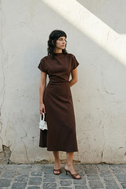 Kahverengi A Kesim Degaje Yaka Midi Dokuma Elbise TWOAW25EL00393