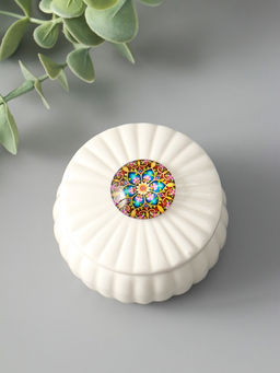Шкатулка для украшений «Цветок-калейдоскоп«, с крышкой, белая, керамика, 7×7×5.3 см