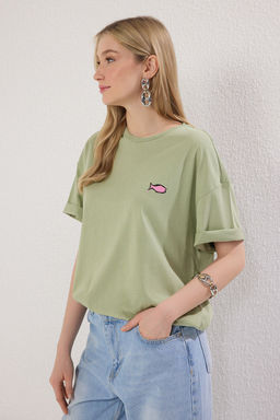 TRENDYOLMILLA Beyaz %100 Pamuk Bask?l? Oversize/Genis Kal?p Bisiklet Yaka Orme T-Shirt TWOSS23TS00329  фото 2