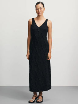 Фактурное платье прилегающего кроя / Zarina  фото 3