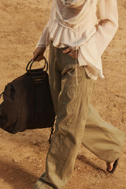 LIMITED EDITION SPLIT SUEDE STUDDED CITY BAG - Zara фото 2