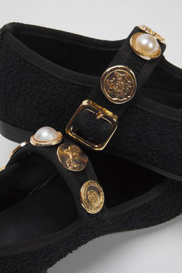 Siyah Tokal? Aksesuar Detayl? Yuvarlak Burun Tuvit Mary Jane Kad?n Babet TAKSS25BE00011