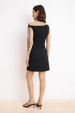 Siyah Asimetrik Yaka K?sa / Mini Esnek Dokuma Elbise TWOSS26EL00334