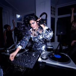 Духи Far Away Beyond The Moon для нее, 50 мл - Avon фото 4