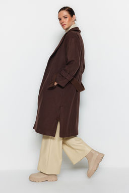 Trendyolmilla Koyu Kahverengi Oversize Genis Kesim Kemerli Uzun Yunlu Kase Kaban TWOAW22KB0015  фото 9