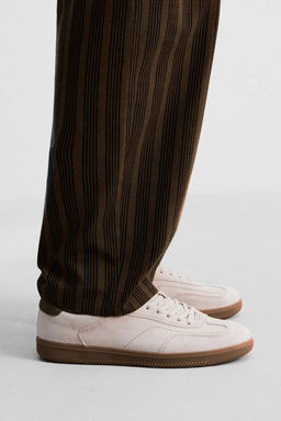 LEATHER TRAINERS WITH CONTRAST SOLE
