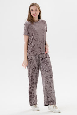Костюм женский из футболки и брюк из велюра Леопард пурпурно-серый